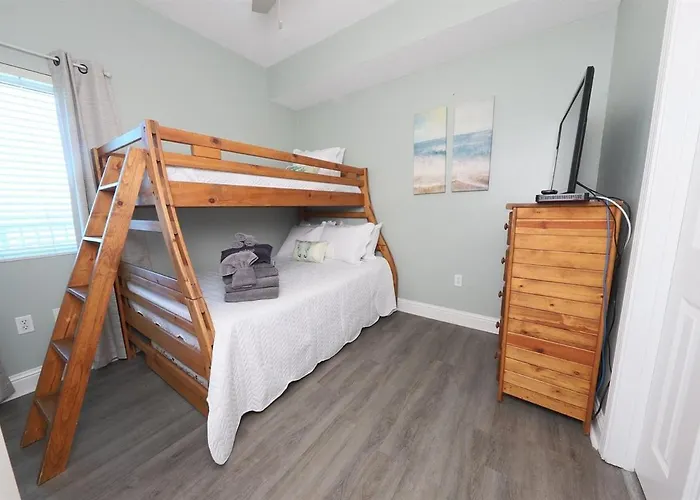 Lighthouse 715 3 Bed, 3 Bath - 3 Pools Right On Walk To Hangout Apartment *